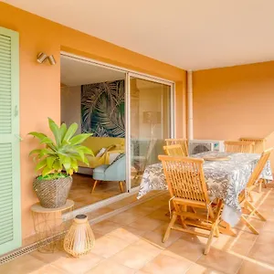 Appartement Joli 2 Pièces Avec Parking Gratuit Sur Place, Bormes-les-Mimosas