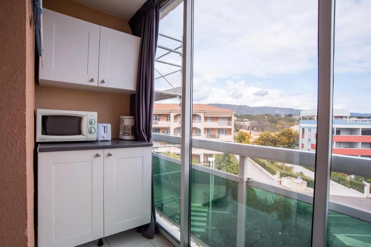 Apartment Nice Studio With Balcony At 7 Min From The Beach Bormes-les-Mimosas France